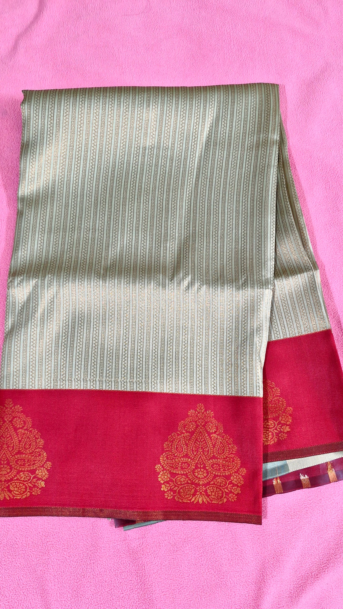 CREAMISH GOLDEN SILK SAREE
