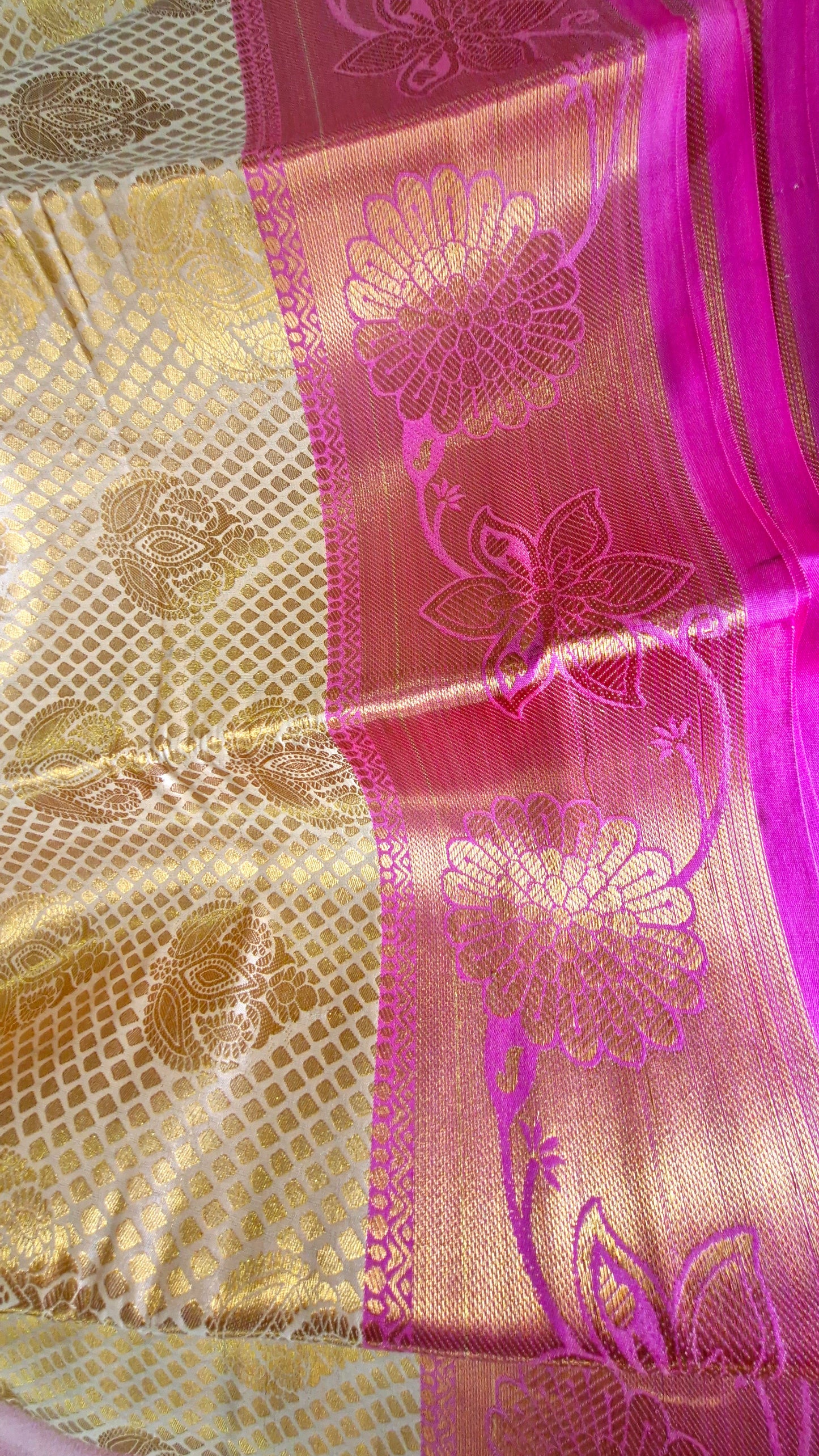 OFF-WHITE GOLDEN SILK SAREE